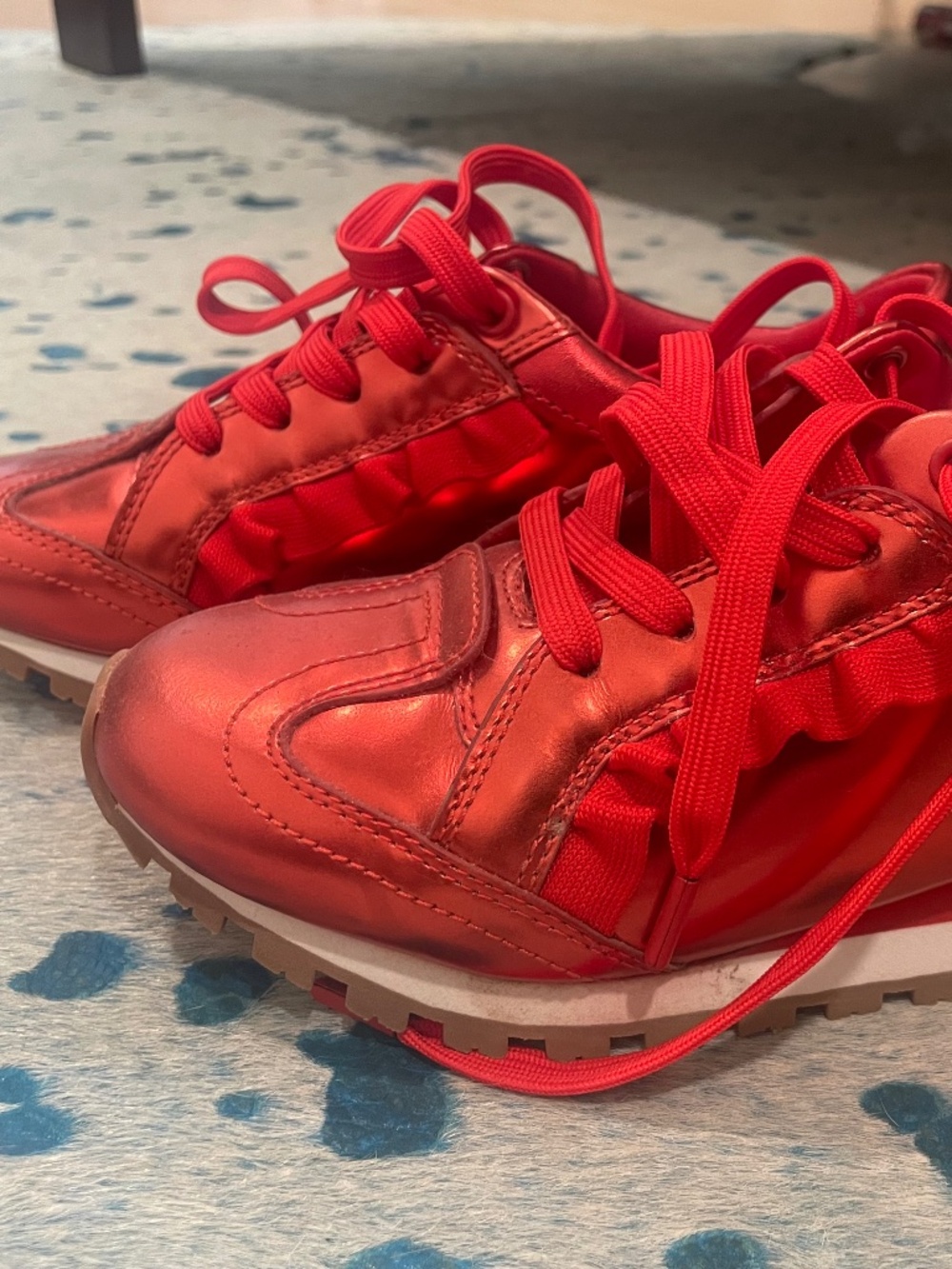 Tory Sport Metallic Red Ruffle Trainer Sneakers Size 5.5 worn 2x